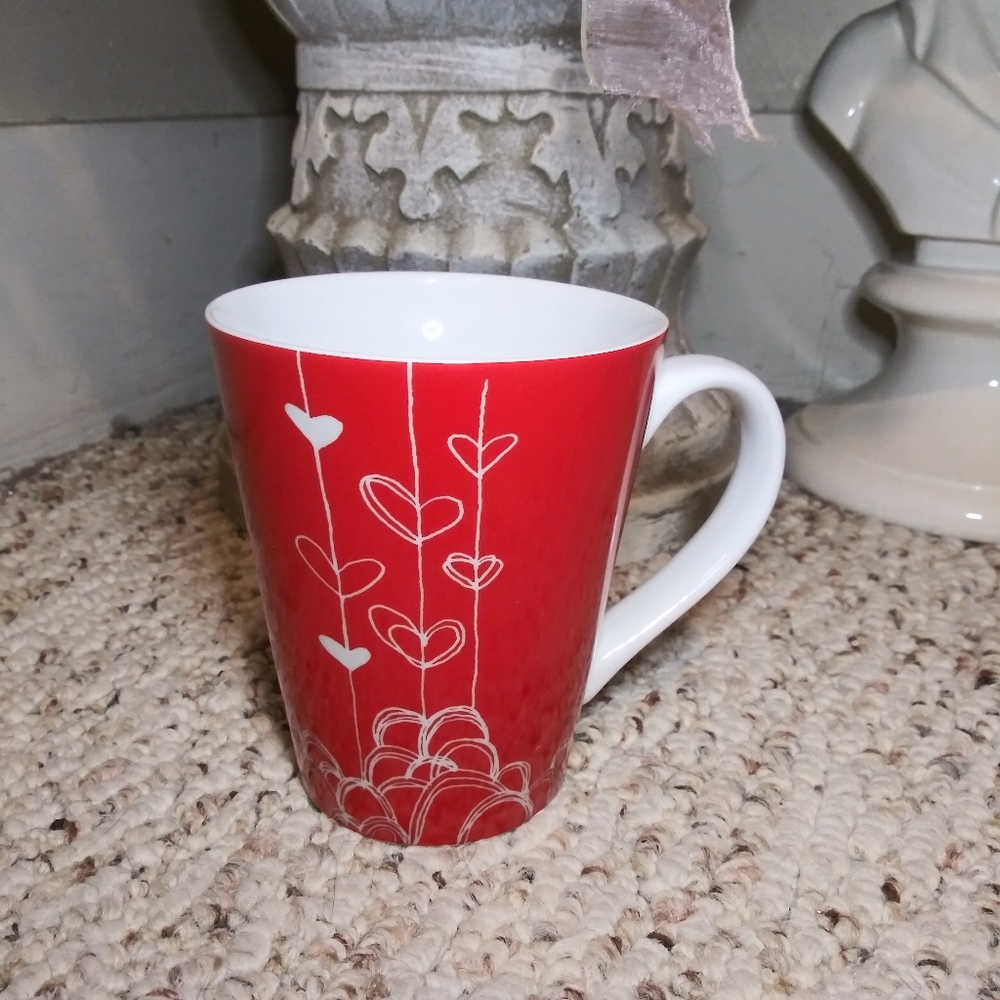 3/$18 Starbucks 2014 Red & White Valentine's Day Heart Mug - Picture 1 of 8